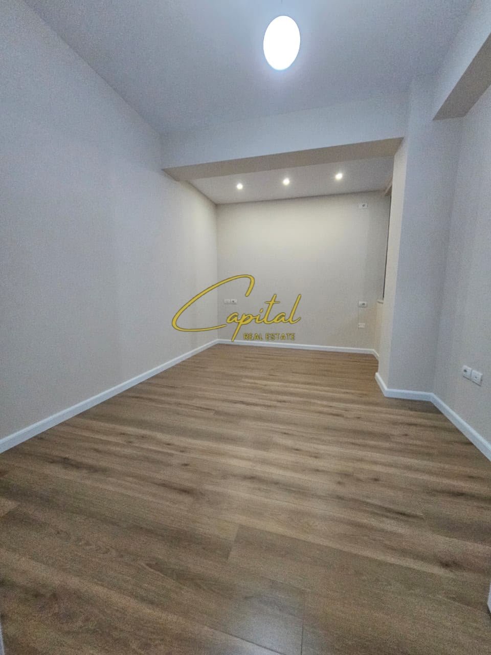 WhatsApp Image 2026-10-10 at 10.27.27 AM SHITET APARTAMENT 1+1 RRUGA E KAVAJES 170.000 EURO