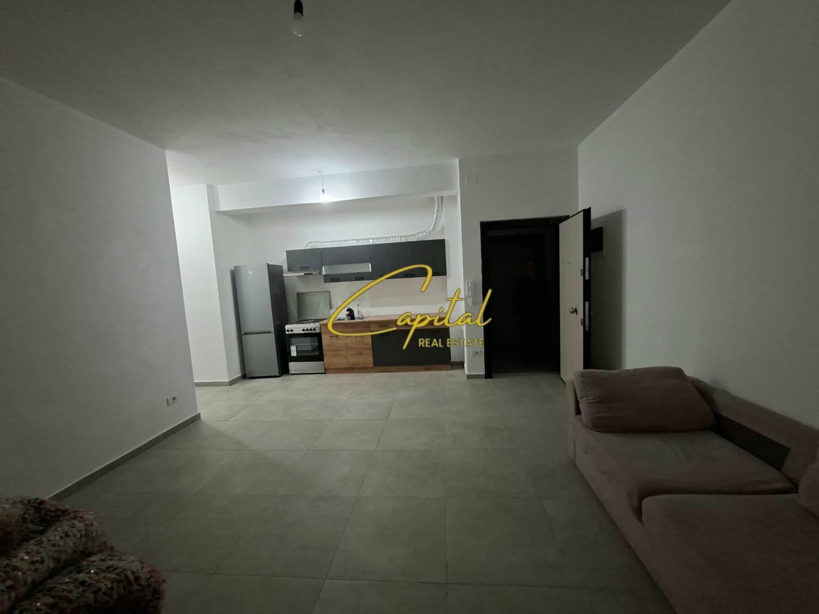 APARTAMENT ME QIRA 2+1 5 MAJI 45.000 LEKE