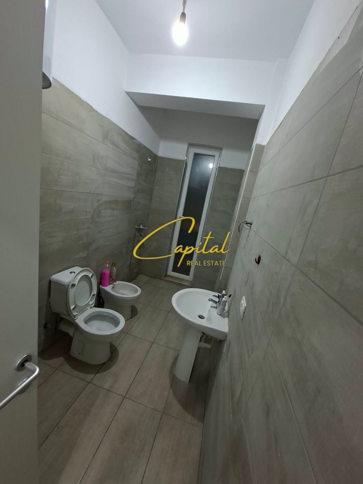 APARTAMENT ME QIRA 2+1 5 MAJI 45.000 LEKE