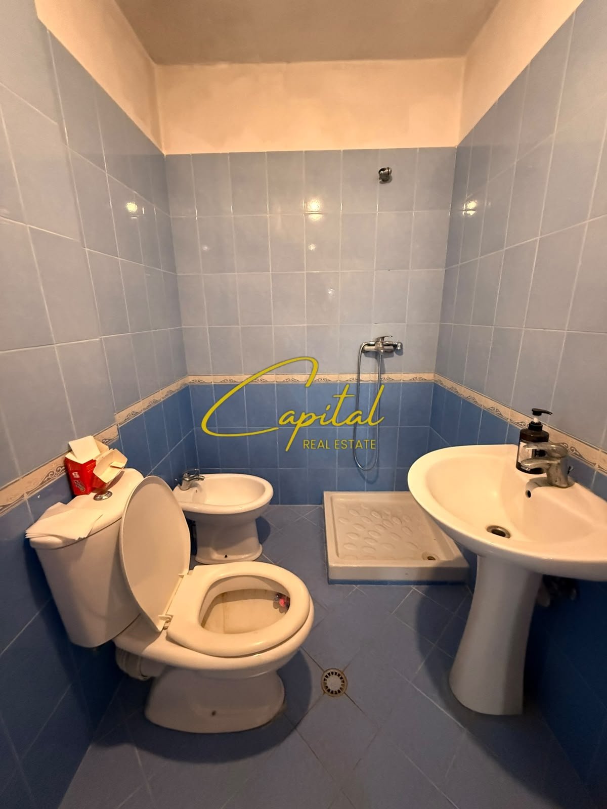 APARTAMENT ME QIRA 2+1+2 KOMUNA E PARISIT 600 EURO