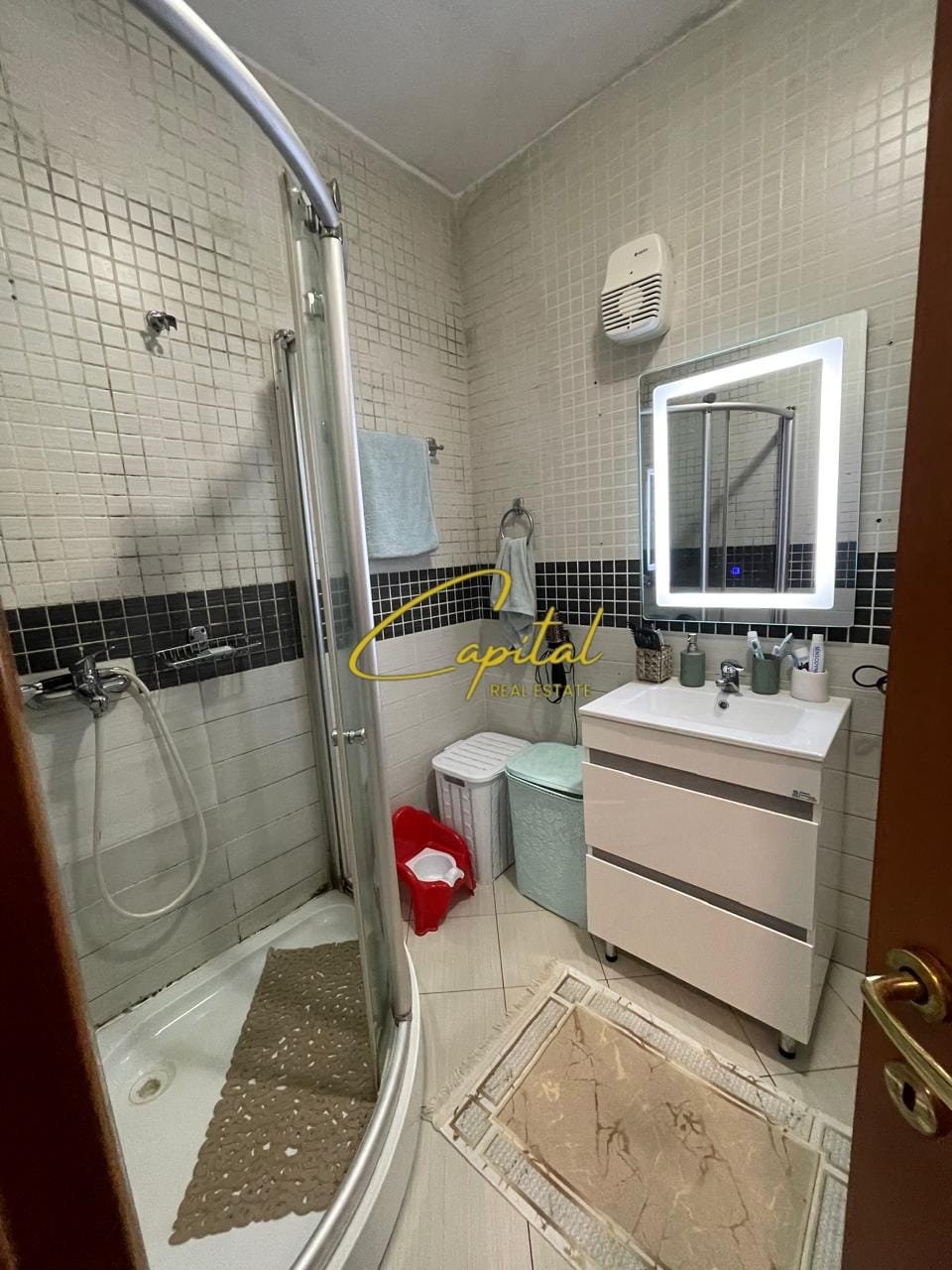 WhatsApp Image 2026-10-11 at 9.05.28 AM (1) GARSONIERE ME QIRA 45 M2 BRRYLI 60.000 LEKE