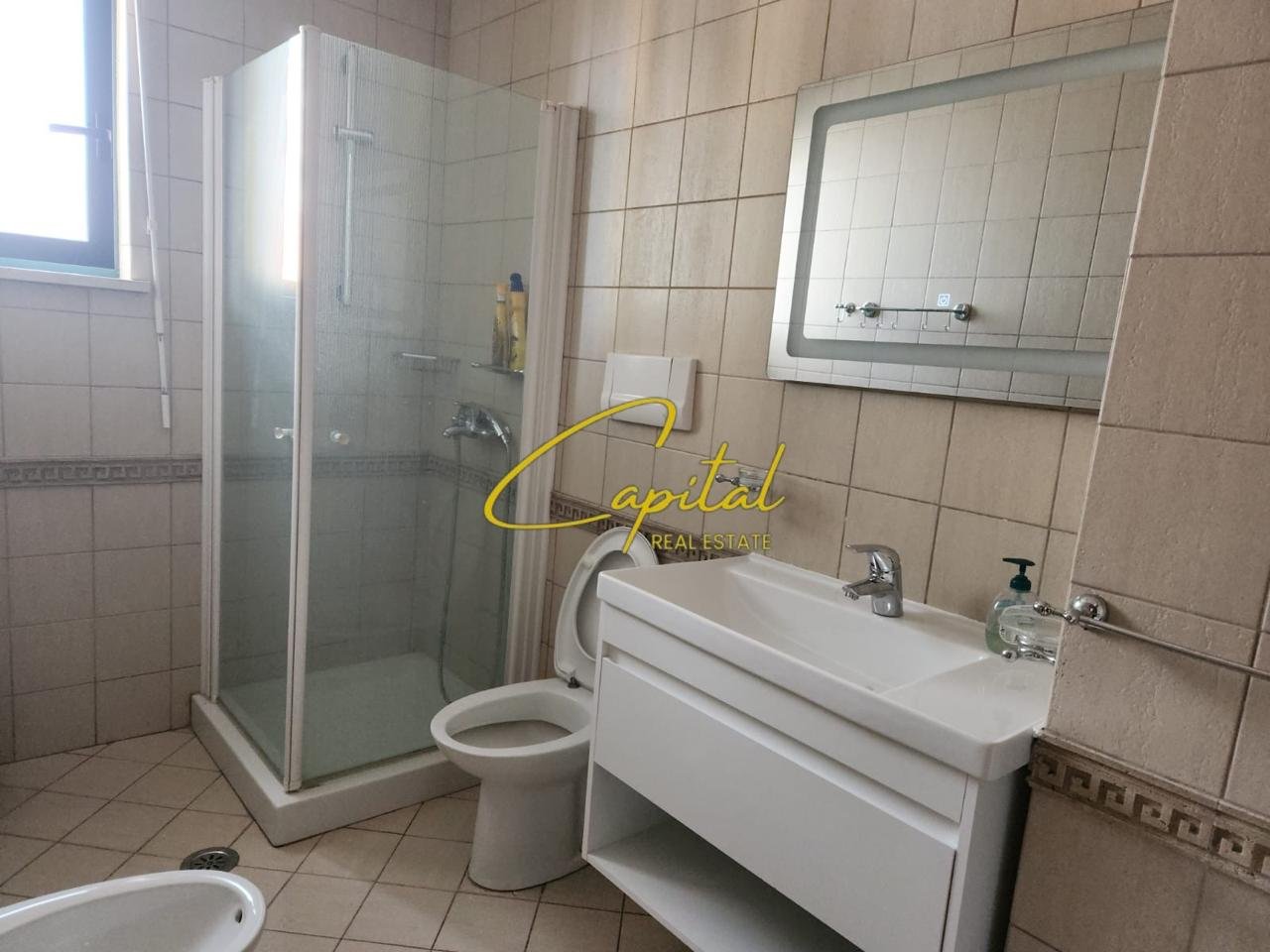 APARTAMENT ME QIRA 2+1 STADIUMI AIR ALBANIA 1.500 EURO