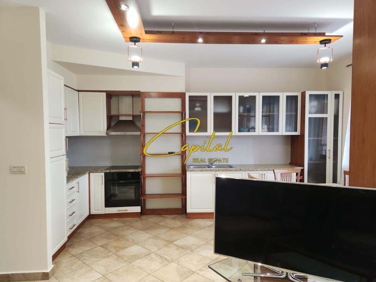 APARTAMENT ME QIRA 2+1 STADIUMI AIR ALBANIA 1.500 EURO