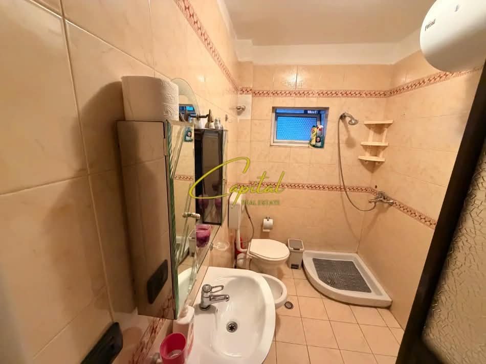 APARTAMENT ME QIRA 2+1 OXHAKU 50.000 LEKE