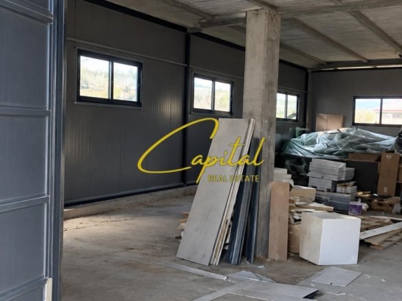 AMBIENT BIZNESI ME QIRA 150 M2 RRUGA JORDAN MISJA
