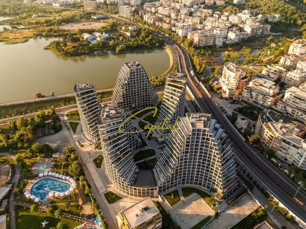 ZYRE ME QIRA 127 M2 LAKE VIEW 1.700 EURO