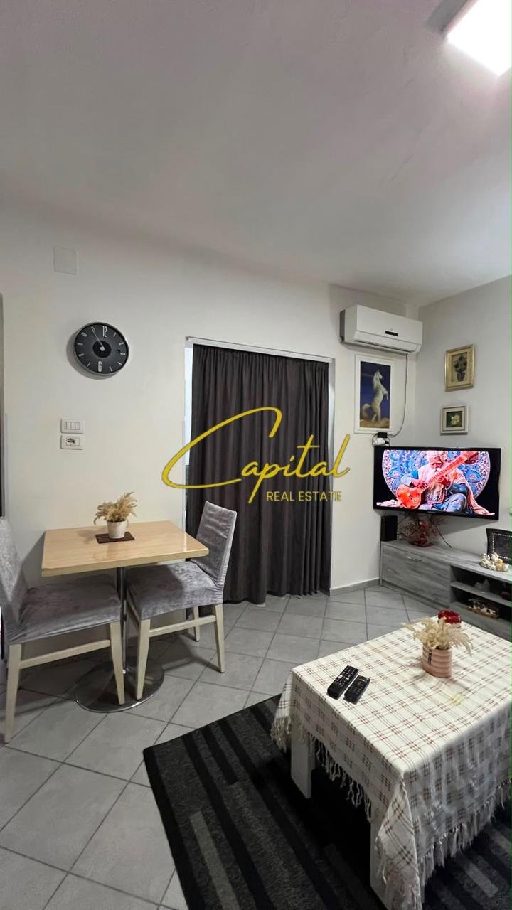 WhatsApp Image 2026-10-12 at 9.33.00 AM GARSONIERE ME QIRA 45 M2 BRRYLI 60.000 LEKE