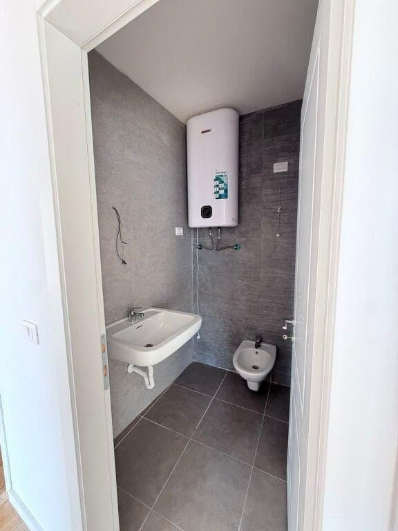 WhatsApp Image 2026-10-13 at 12.25.36 PM (1) ZYRE ME QIRA 127 M2 LAKE VIEW RESIDENCE 1.700 EURO