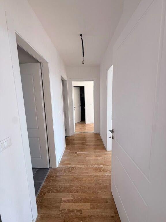 WhatsApp Image 2026-10-13 at 12.25.36 PM (2) ZYRE ME QIRA 127 M2 LAKE VIEW RESIDENCE 1.700 EURO
