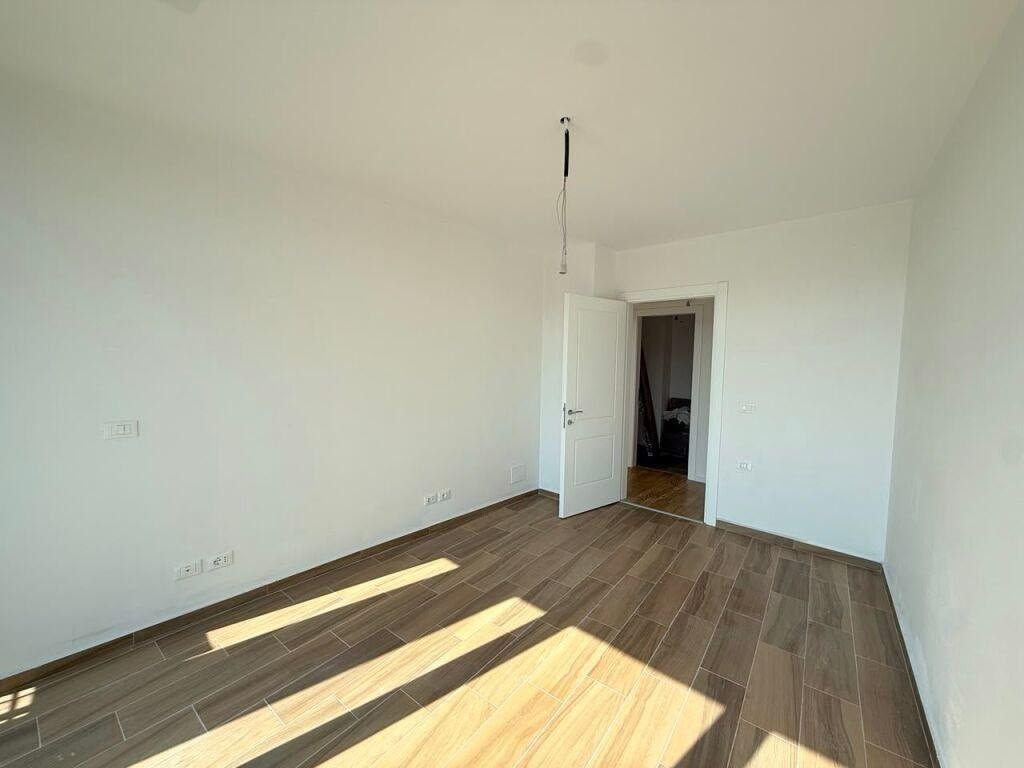 WhatsApp Image 2026-10-13 at 12.25.36 PM (3) ZYRE ME QIRA 127 M2 LAKE VIEW RESIDENCE 1.700 EURO