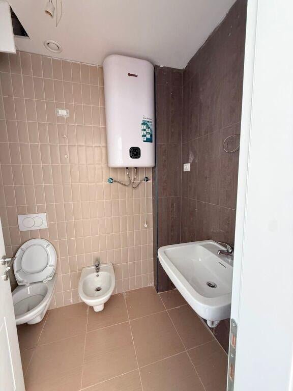 WhatsApp Image 2026-10-13 at 12.25.36 PM ZYRE ME QIRA 127 M2 LAKE VIEW RESIDENCE 1.700 EURO