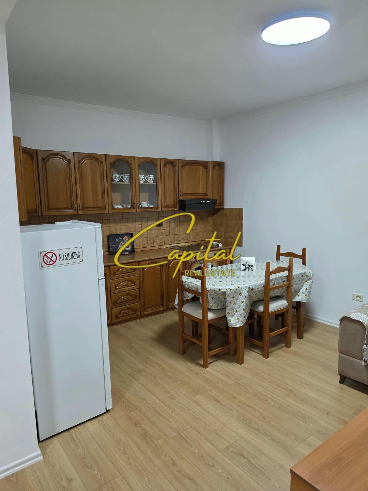 APARTAMENT ME QIRA 2+1 RRUGA KONGRESI I MANASTIRIT 65.000 LEKE