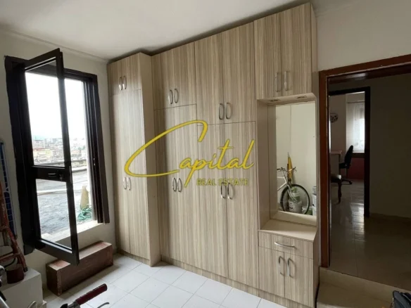 APARTAMENT ME QIRA 2+1 ISH TREGU ELEKTRIK 65.000 LEKE