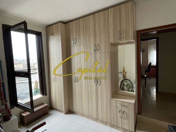 APARTAMENT ME QIRA 2+1 ISH TREGU ELEKTIRK 50.000 LEKE