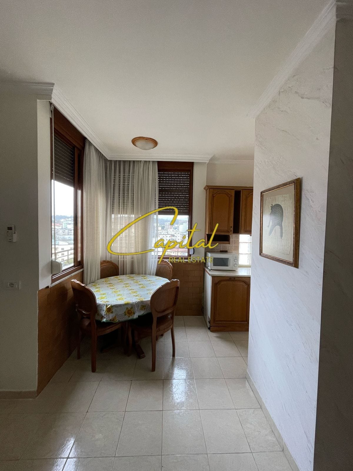 APARTAMENT ME QIRA 2+1 ISH TREGU ELEKTIRK 50.000 LEKE