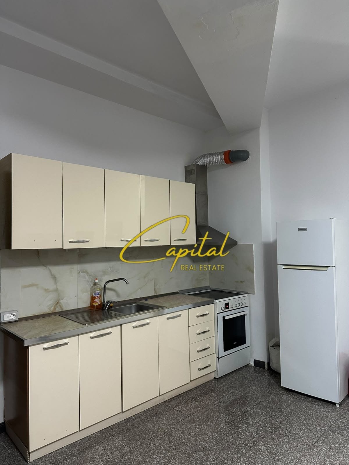 APARTAMENT ME QIRA 2+1 RRUGA JORDAN MISJA 65.000 LEKE