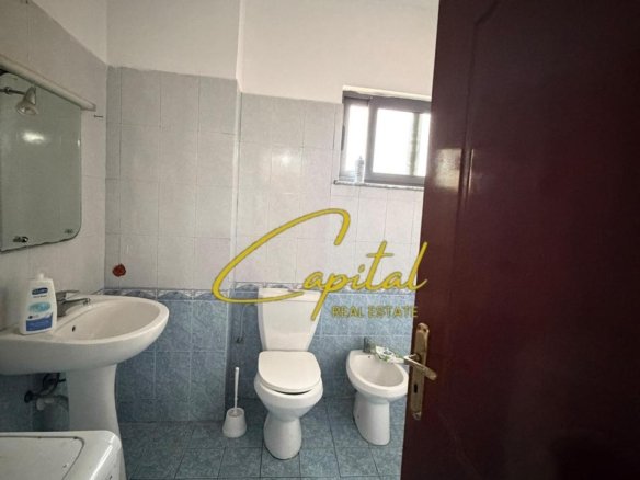 APARTAMENT ME QIRA 2+1+2 RRUGA E DIBRES 42.000 LEKE