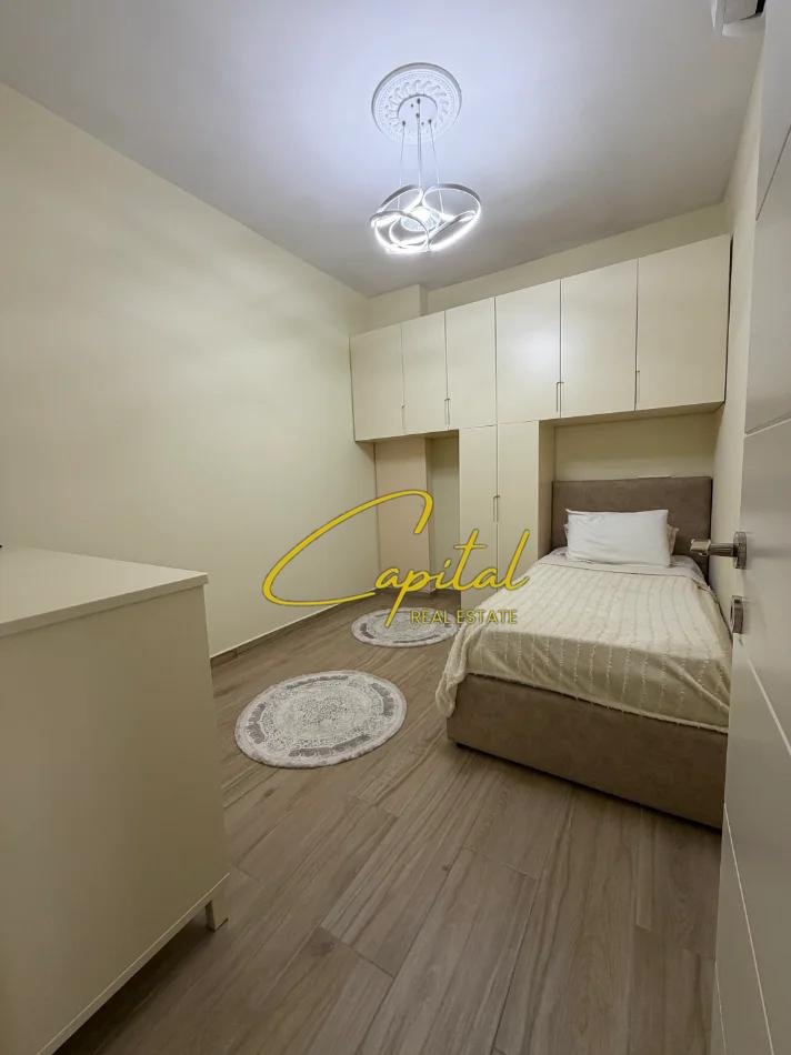 APARTAMENT ME QIRA 2+1 RRUGA E DIBRES 1000 EURO