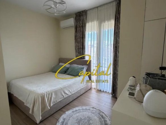 APARTAMENT ME QIRA 2+1 RRUGA E DIBRES 1000 EURO