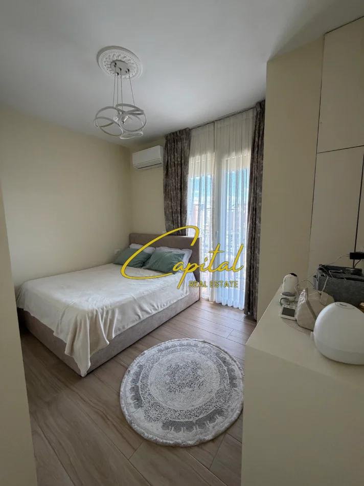 APARTAMENT ME QIRA 2+1 RRUGA E DIBRES 1000 EURO
