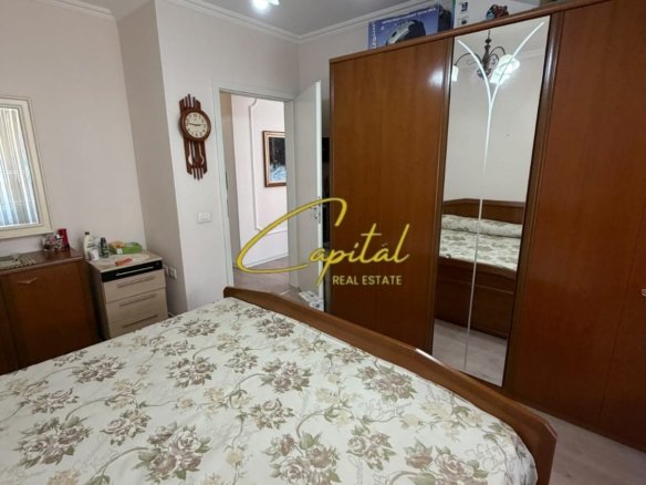 APARTAMENT ME QIRA 1+1 21 DHJETORI 52.000 LEKE