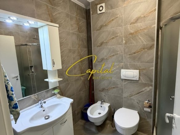 APARTAMENT ME QIRA 1+1 21 DHJETORI 52.000 LEKE