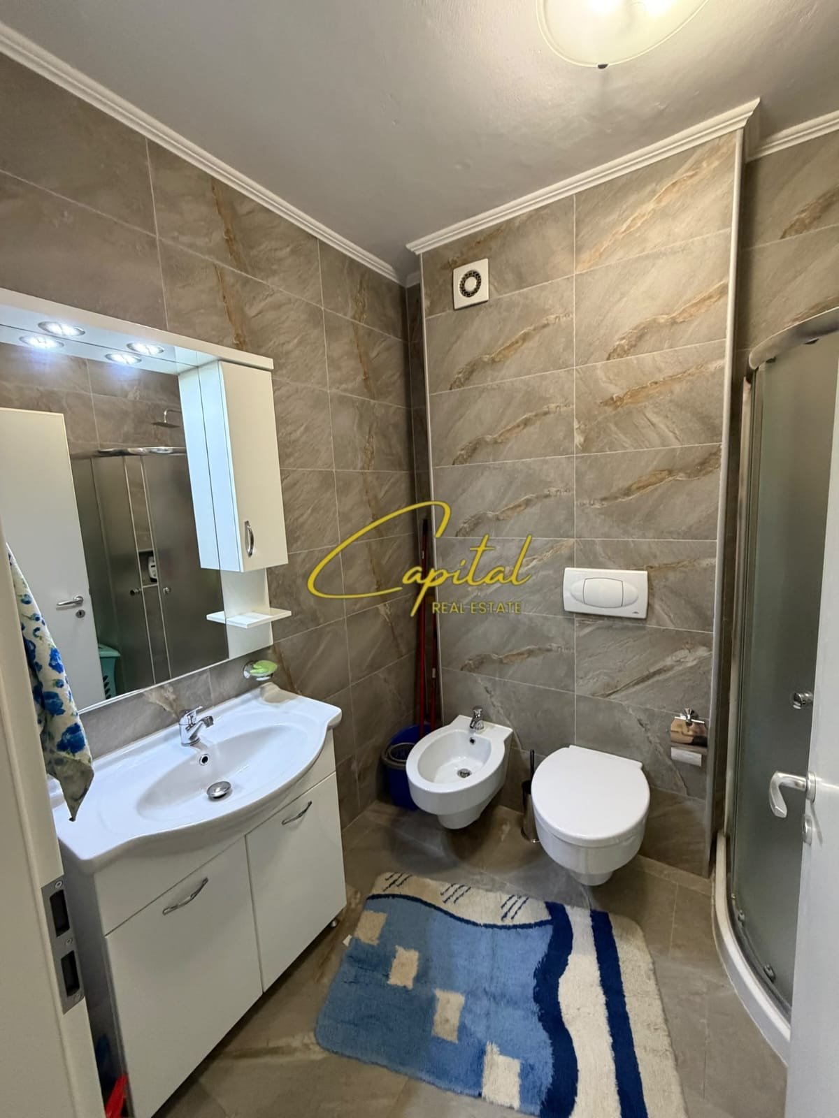 APARTAMENT ME QIRA 1+1 21 DHJETORI 52.000 LEKE