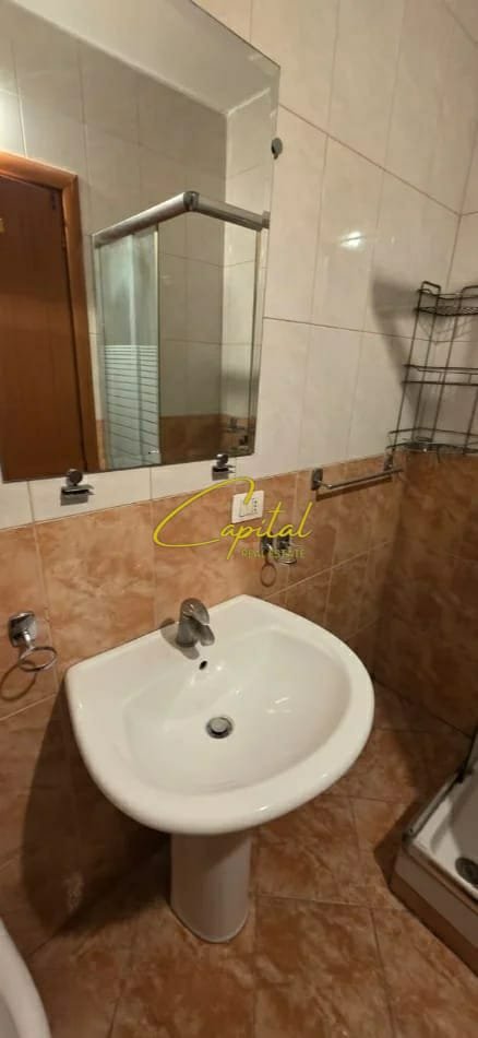 APARTAMENT ME QIRA 2+1 RRUGA E DIBRES 55.000 LEKE