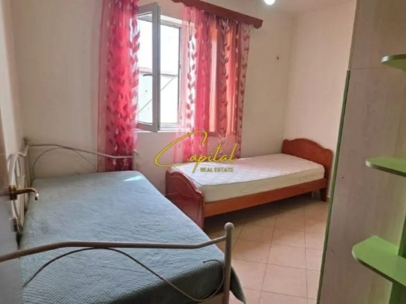 APARTAMENT ME QIRA 2+1 RRUGA E DIBRES 55.000 LEKE