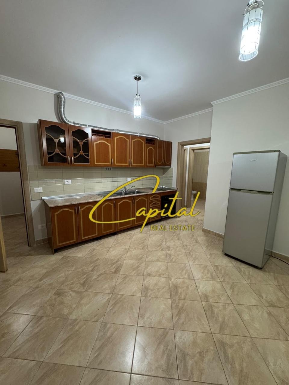 WhatsApp Image 2026-10-21 at 9.41.33 AM (2) APARTAMENT ME QIRA 2+1 ISH TREGU ELEKTRIK 55.000 LEKE