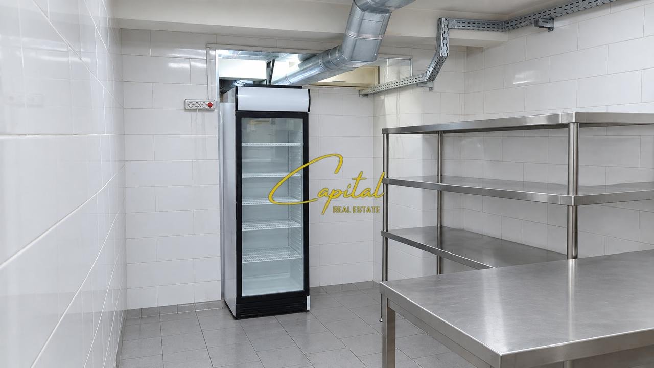 WhatsApp Image 2026-10-22 at 3.19.14 PM SHITET AMBIENT BIZNESI 93 M2 PROKURORIA E TIRANES 200.000 EURO