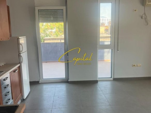 ZYRE ME QIRA 110 M2 RRUGA E KAVAJES 45.000 LEKE