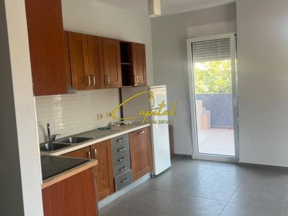APARTAMENT ME QIRA 2+1 RRUGA E KAVAJES 45.000 LEKE