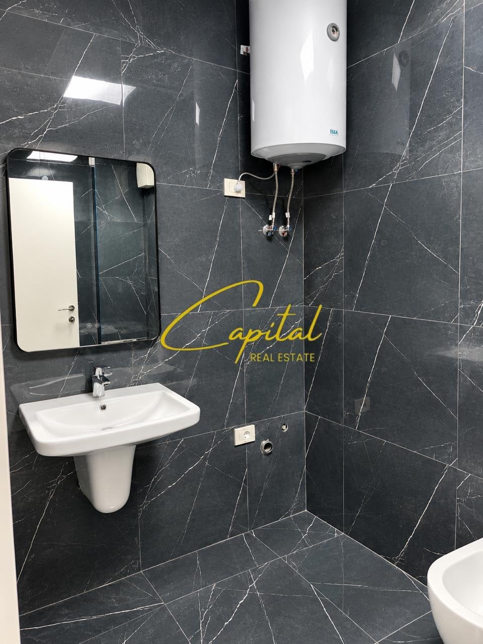 ZYRE ME QIRA 75 M2 GOLDEN TOWER RESIDENCE 600 EURO