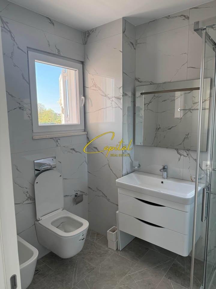 WhatsApp Image 2026-10-26 at 12.56.21 PM VILE ME QIRA 722 M2 QENDRA TREGTARE TEG 1.800 EURO