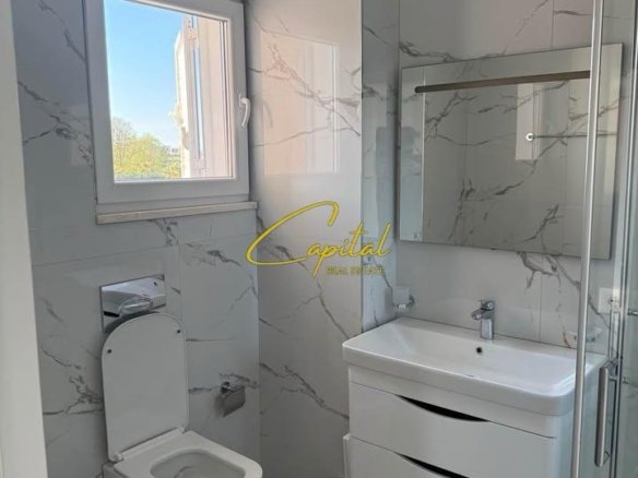 VILE BIZNESI ME QIRA 722 M2 QENDRA TREGTARE TEG 1.800 EURO
