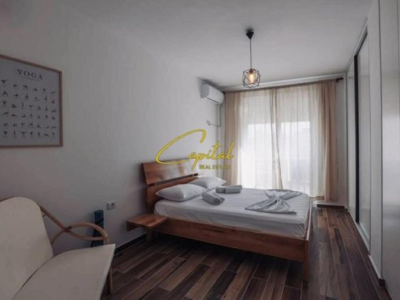 APARTAMENT ME QIRA 1+1 RRUGA E BARRIKADAVE 100.000 LEKE