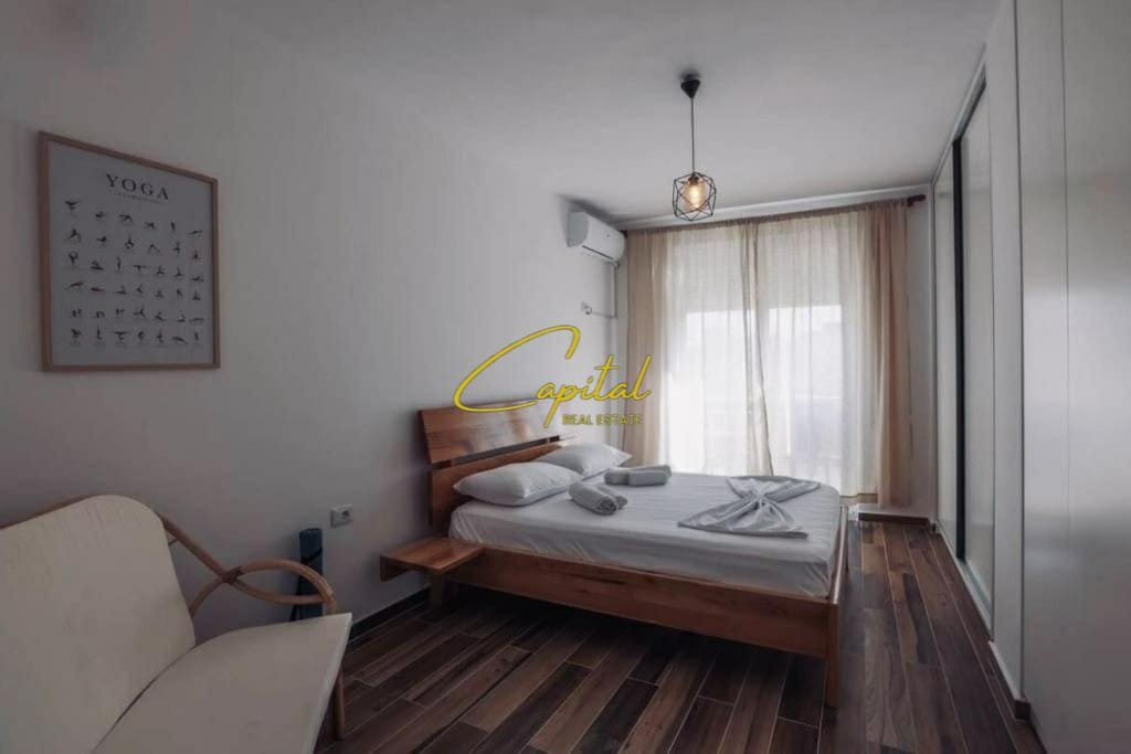 APARTAMENT ME QIRA 1+1 RRUGA E BARRIKADAVE 100.000 LEKE