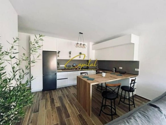 APARTAMENT ME QIRA 1+1 RRUGA E BARRIKADAVE 100.000 LEKE
