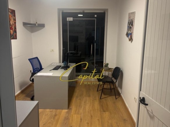 AMBIENT BIZNESI ME QIRA 20 M2 ALI DEMI 400 EURO