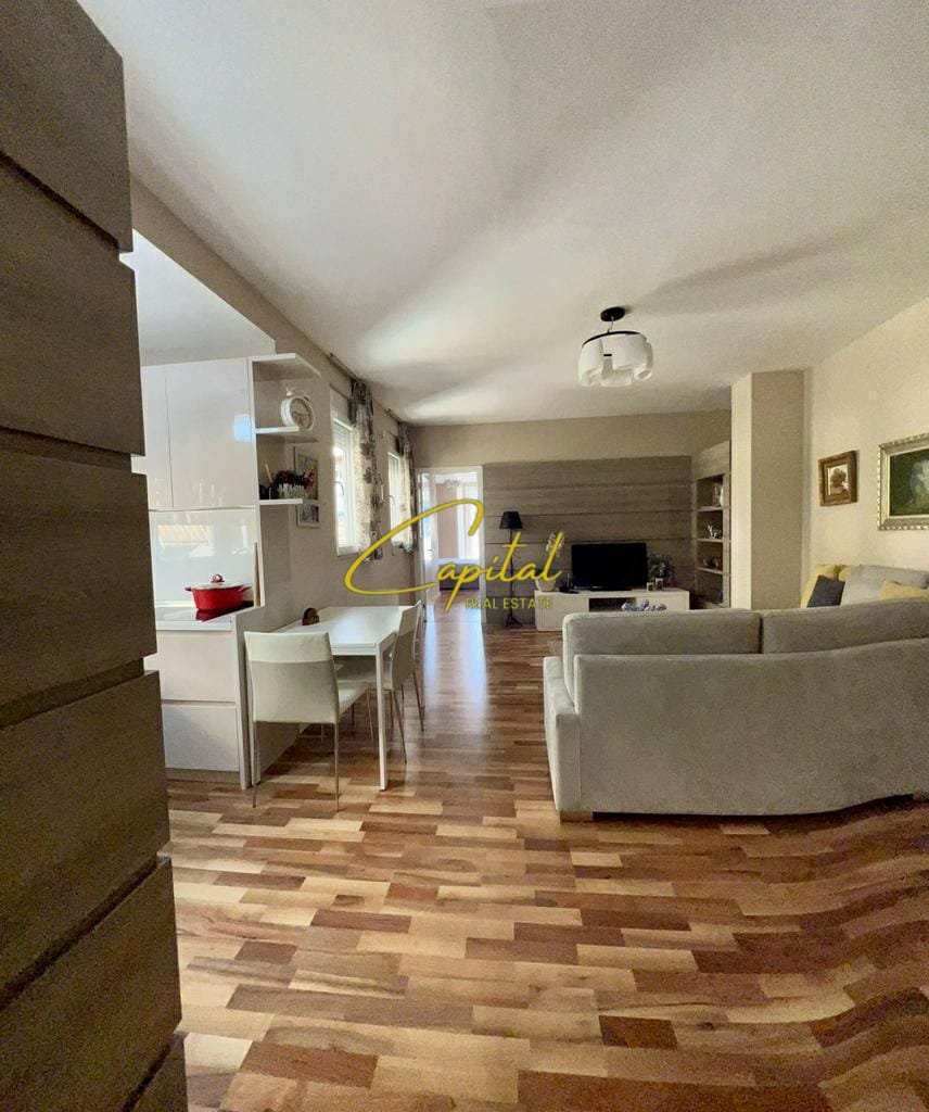 APARTAMENT ME QIRA 1+1 MYSLYM SHYRI 75.000 LEKE