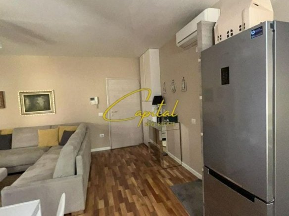 APARTAMENT ME QIRA 1+1 MYSLYM SHYRI 75.000 LEKE