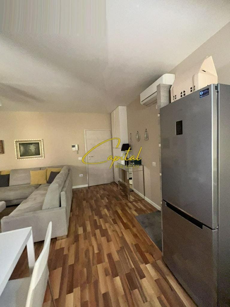 APARTAMENT ME QIRA 1+1 MYSLYM SHYRI 75.000 LEKE