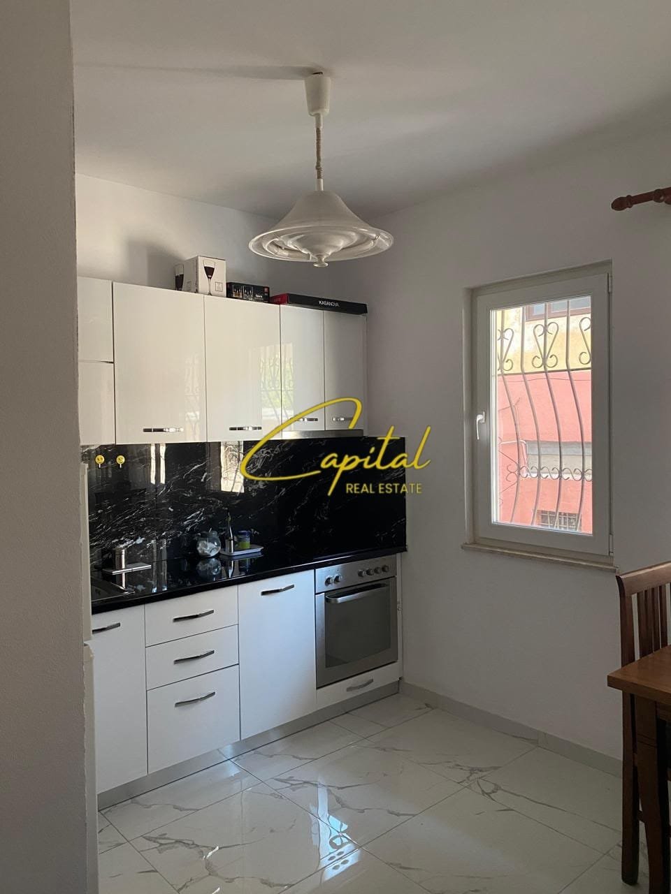 APARTAMENT ME QIRA 1+1 RRUGA E DIBRES 45.000 LEKE