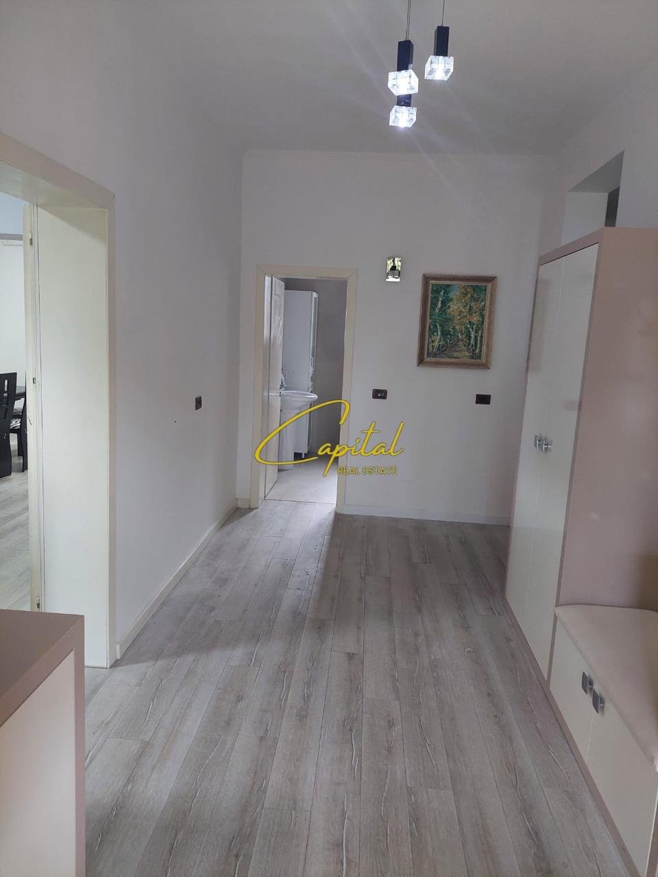 APARTAMENT ME QIRA 2+1 ISH TREGU ELEKTRIK 65.000 LEKE