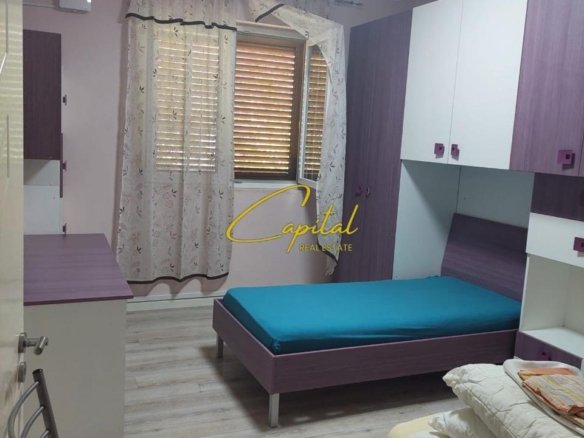 APARTAMENT ME QIRA 2+1 ISH TREGU ELEKTRIK 65.000 LEKE