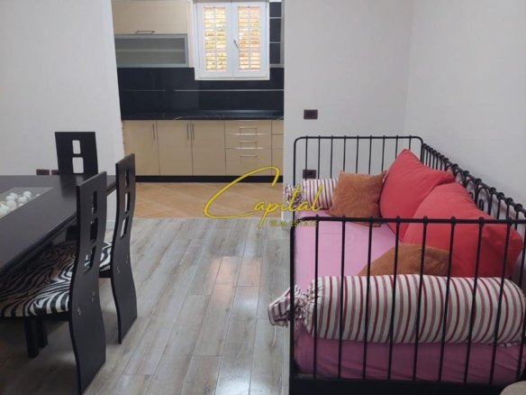 APARTAMENT ME QIRA 2+1 ISH TREGU ELEKTRIK 65.000 LEKE