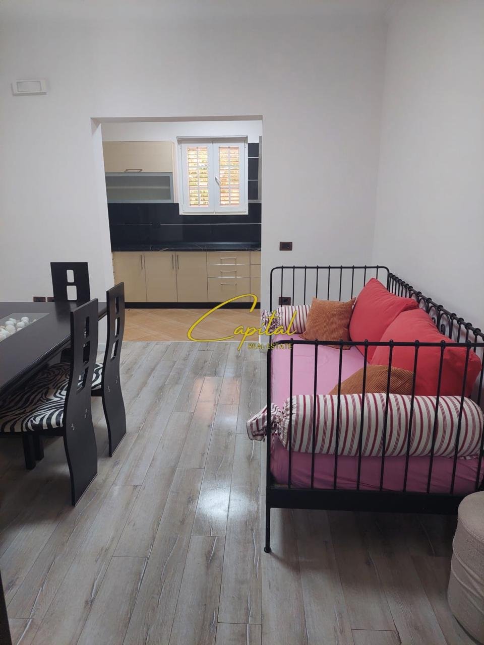 APARTAMENT ME QIRA 2+1 ISH TREGU ELEKTRIK 65.000 LEKE