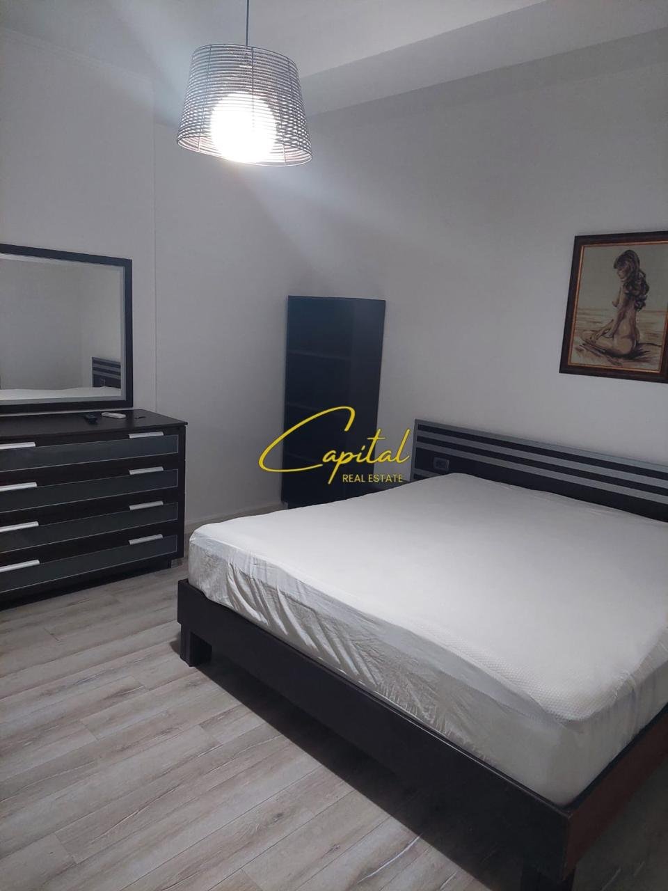 APARTAMENT ME QIRA 2+1 ISH TREGU ELEKTRIK 65.000 LEKE