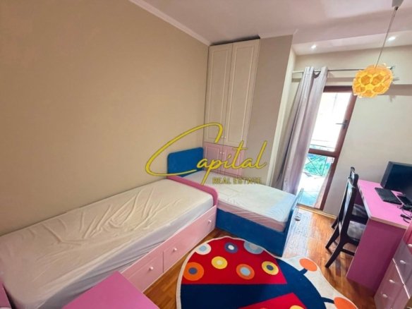 APARTAMENT ME QIRA 2+1 ISH STACIONI TRENIT 75.000 LEKE